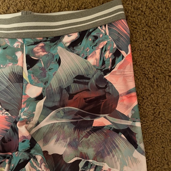 FP Floral Bike Short 12x12 - Picture 3 of 5